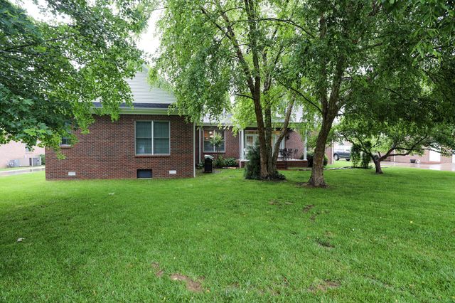 205 Willow Lake Drive, Paducah, KY 42003