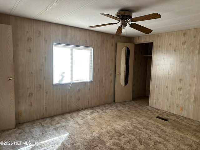 125 WATERSIDE Avenue, Satsuma, FL 32189