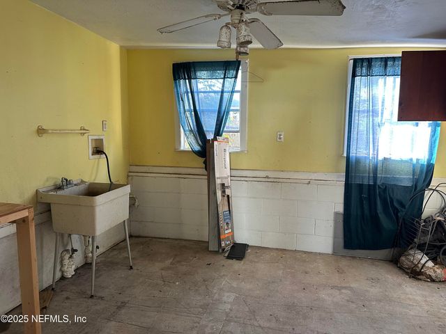 125 WATERSIDE Avenue, Satsuma, FL 32189