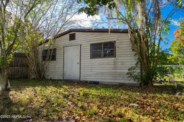 125 WATERSIDE Avenue, Satsuma, FL 32189