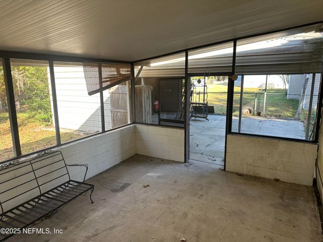 125 WATERSIDE Avenue, Satsuma, FL 32189