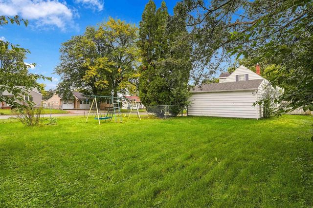 1520 E Mitchell Avenue, Waterloo, IA 50702