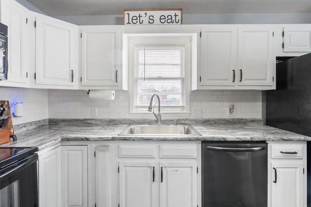 1520 E Mitchell Avenue, Waterloo, IA 50702