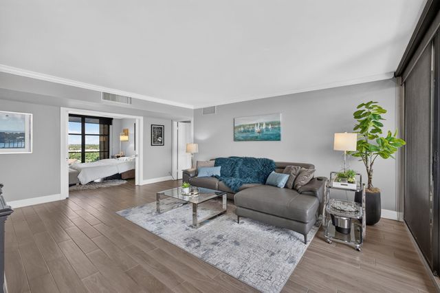 126 LAKESHORE Drive 1125, North Palm Beach, FL 33408