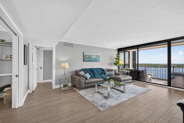 126 LAKESHORE Drive 1125, North Palm Beach, FL 33408
