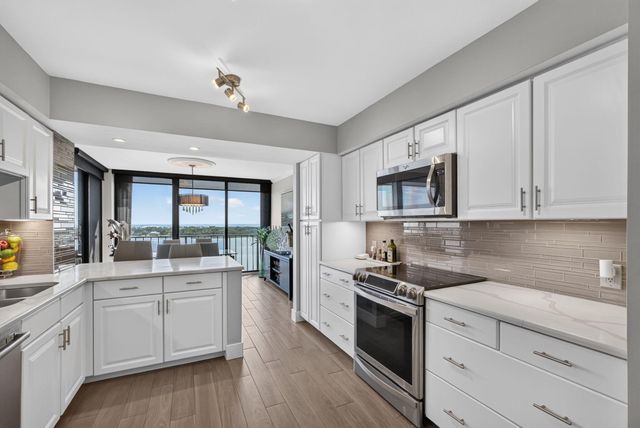 126 LAKESHORE Drive 1125, North Palm Beach, FL 33408
