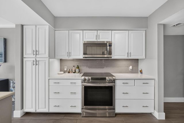 126 LAKESHORE Drive 1125, North Palm Beach, FL 33408
