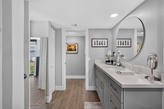 126 LAKESHORE Drive 1125, North Palm Beach, FL 33408