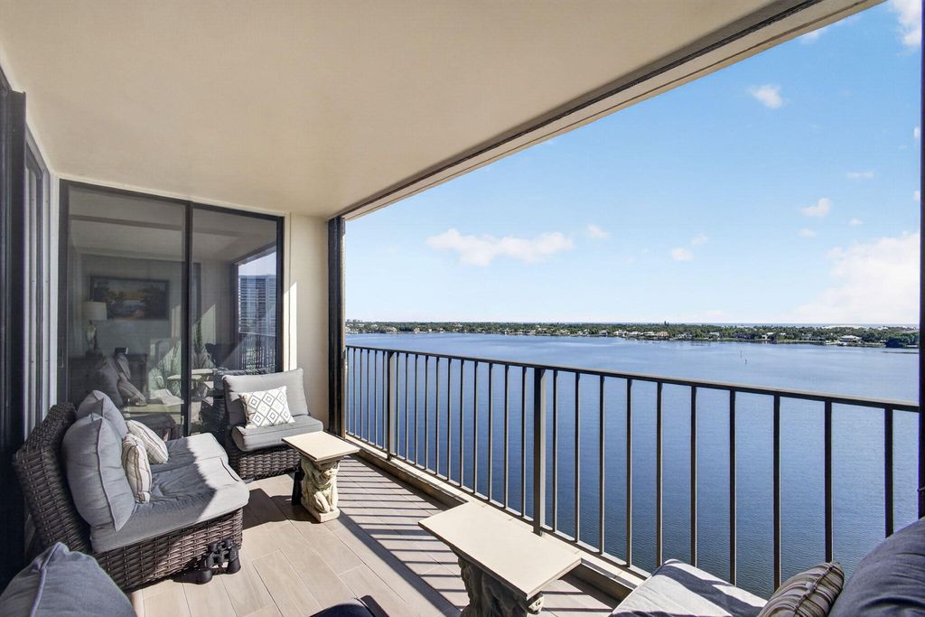 126 LAKESHORE Drive 1125, North Palm Beach, FL 33408