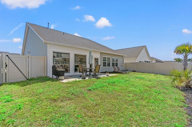 2037 Great Blue Heron Dr., Little River, SC 29566