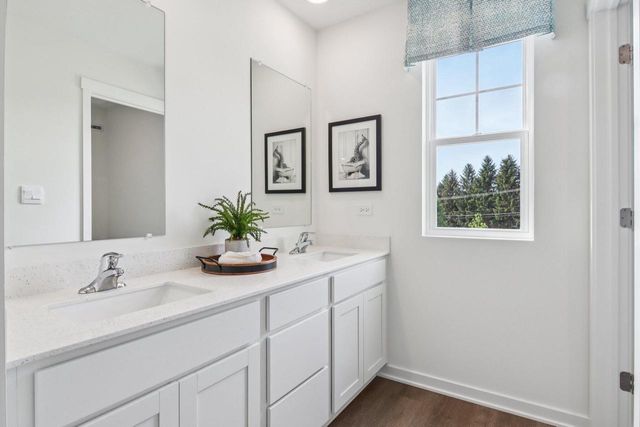 530 Freedom TRAIL, Burlington, WI 53105