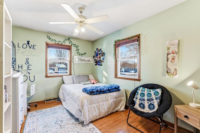 910 6th Street W, Hastings, MN 55033