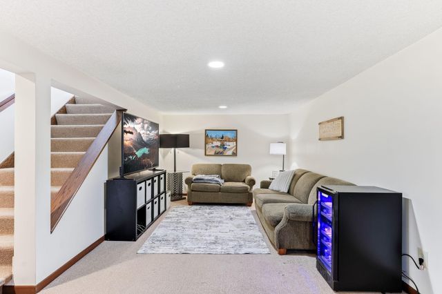 910 6th Street W, Hastings, MN 55033