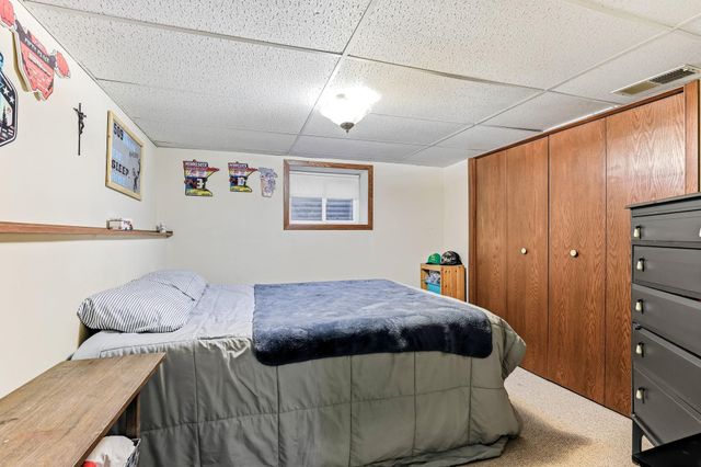 910 6th Street W, Hastings, MN 55033