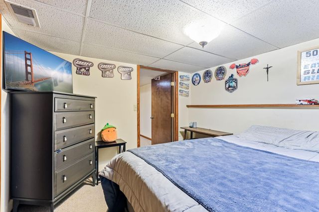 910 6th Street W, Hastings, MN 55033