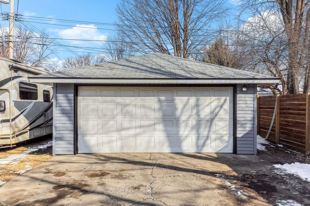 910 6th Street W, Hastings, MN 55033