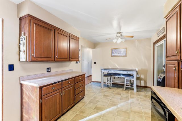 910 6th Street W, Hastings, MN 55033