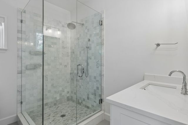 7424 Stonecrest Drive, Dallas, TX 75254