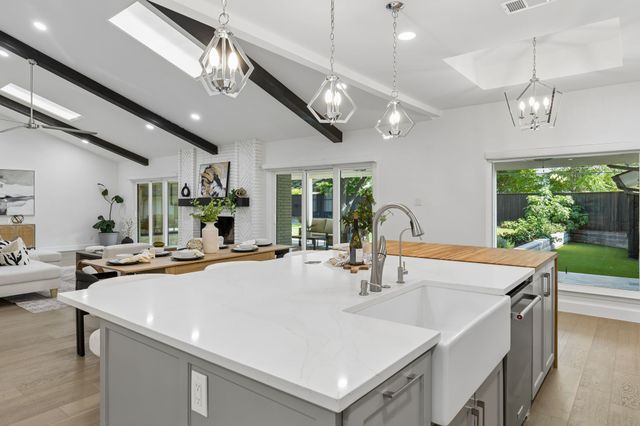 7424 Stonecrest Drive, Dallas, TX 75254