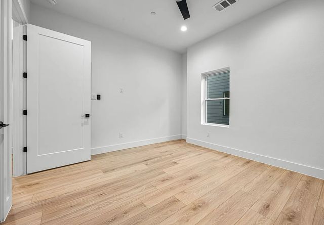 2203 Hondo Avenue 201, Dallas, TX 75219