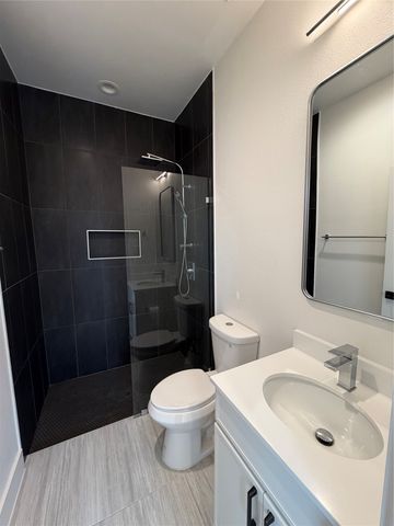 2203 Hondo Avenue 201, Dallas, TX 75219