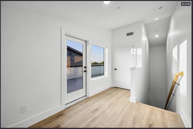 2203 Hondo Avenue 201, Dallas, TX 75219