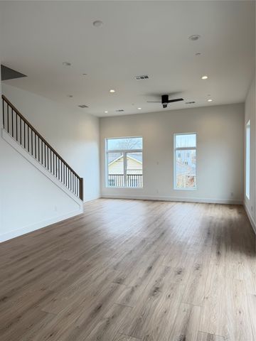 2203 Hondo Avenue 201, Dallas, TX 75219