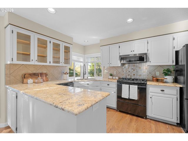 4420 Nw KAHNEETA Dr, Portland, OR 97229