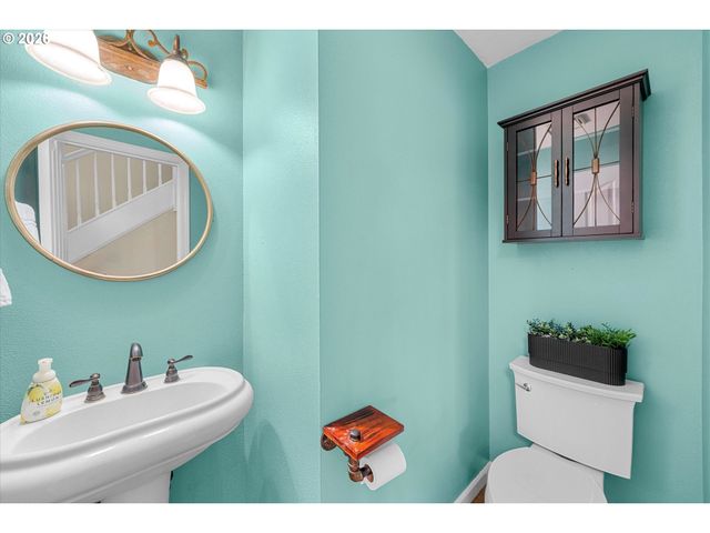 4420 Nw KAHNEETA Dr, Portland, OR 97229