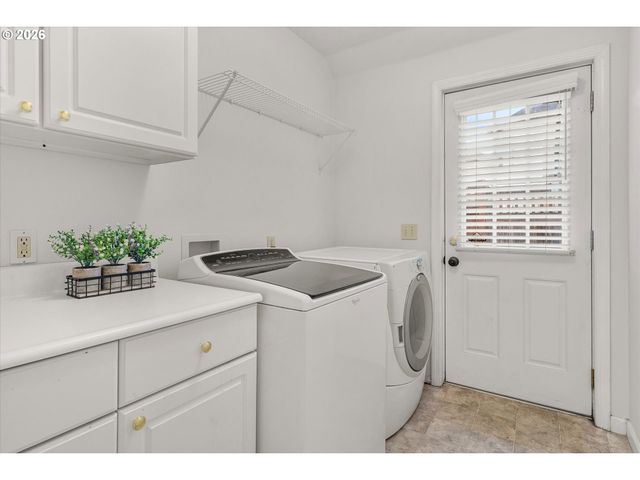 4420 Nw KAHNEETA Dr, Portland, OR 97229