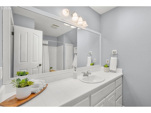 4420 Nw KAHNEETA Dr, Portland, OR 97229