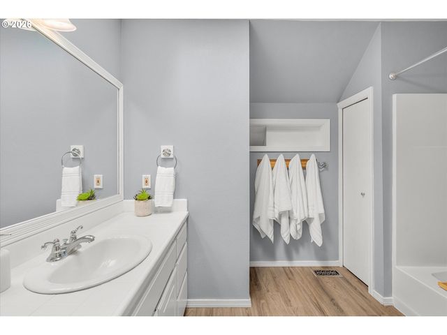 4420 Nw KAHNEETA Dr, Portland, OR 97229