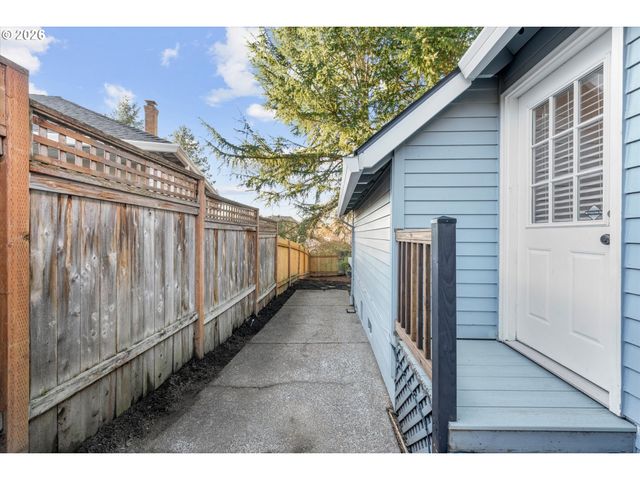 4420 Nw KAHNEETA Dr, Portland, OR 97229