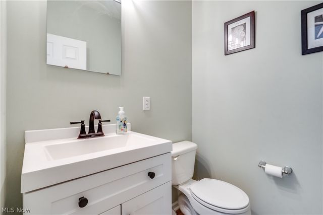 163 Newton Drive, Wadsworth, OH 44281