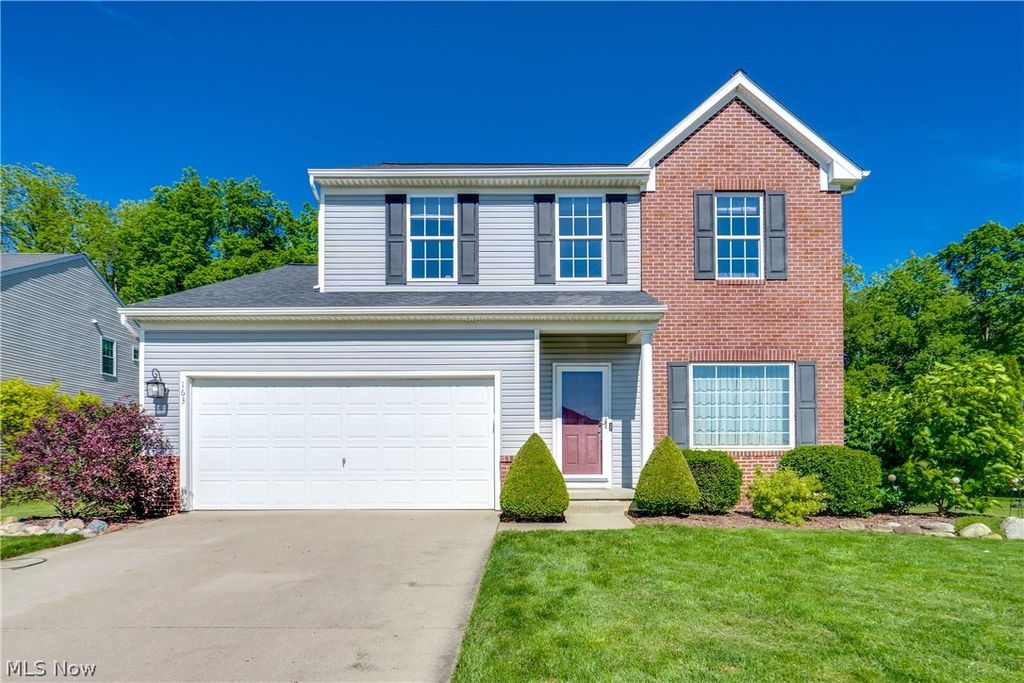 163 Newton Drive, Wadsworth, OH 44281