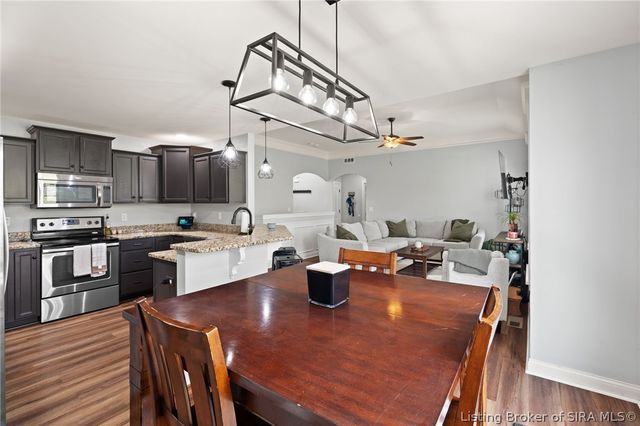 10723 Elk Run Trail, Sellersburg, IN 47172