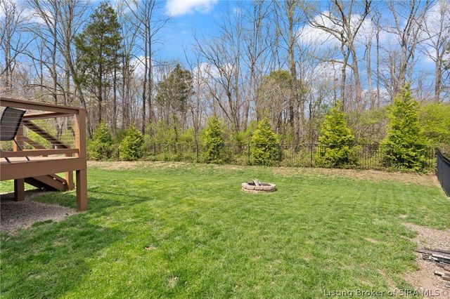 10723 Elk Run Trail, Sellersburg, IN 47172