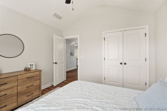 10723 Elk Run Trail, Sellersburg, IN 47172