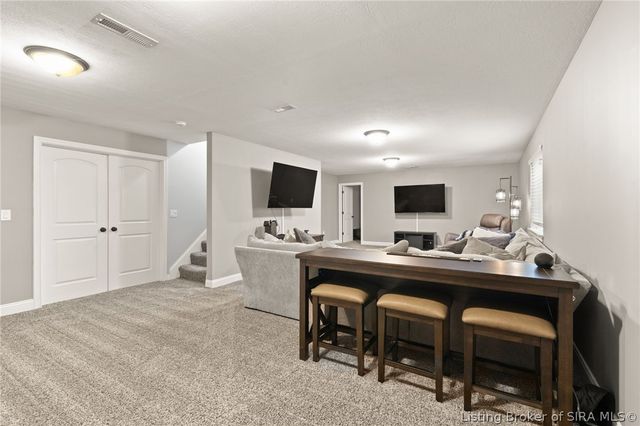 10723 Elk Run Trail, Sellersburg, IN 47172