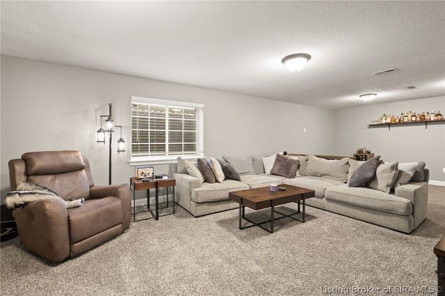 10723 Elk Run Trail, Sellersburg, IN 47172