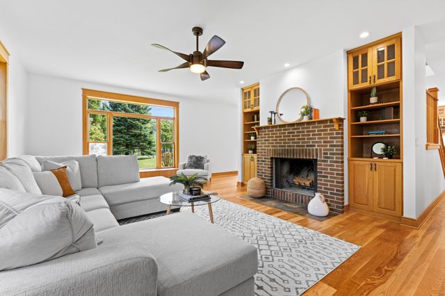 1016 Fox Knoll Drive SW, Rochester, MN 55902