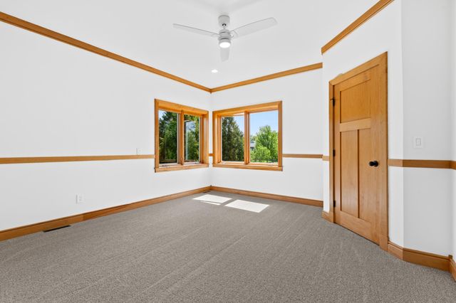 1016 Fox Knoll Drive SW, Rochester, MN 55902
