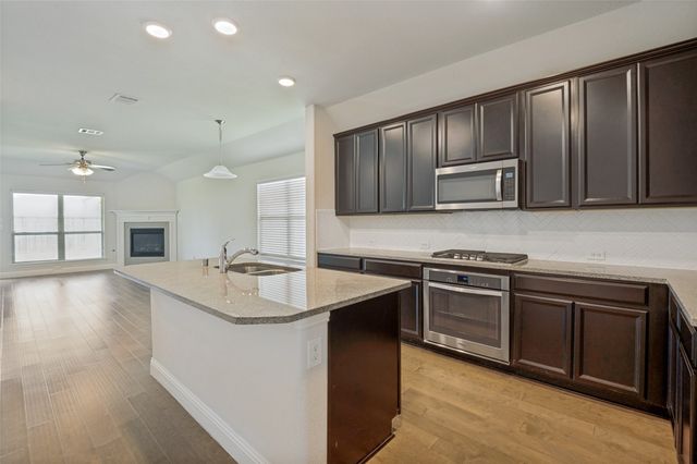4541 Conrad Avenue, Aubrey, TX 76227