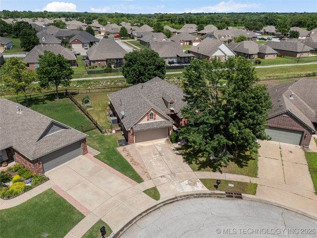 9005 N 154th East Court, Owasso, OK 74055