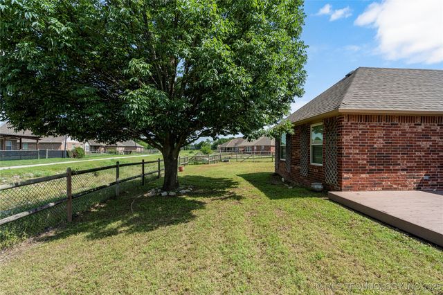 9005 N 154th East Court, Owasso, OK 74055