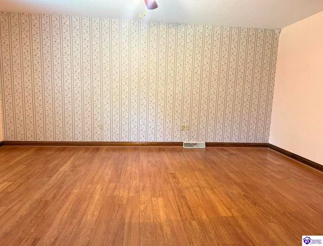 713 Freeman Lake Road, Elizabethtown, KY 42701