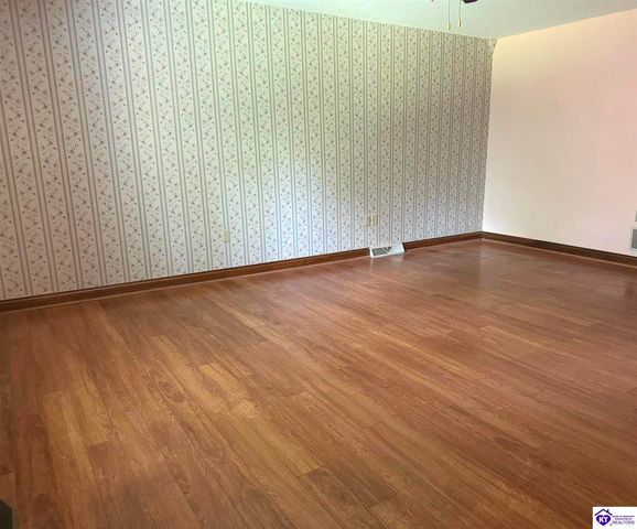 713 Freeman Lake Road, Elizabethtown, KY 42701