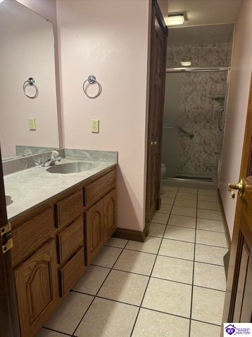 713 Freeman Lake Road, Elizabethtown, KY 42701