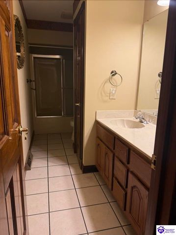 713 Freeman Lake Road, Elizabethtown, KY 42701