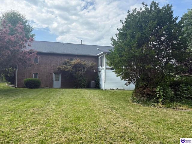713 Freeman Lake Road, Elizabethtown, KY 42701